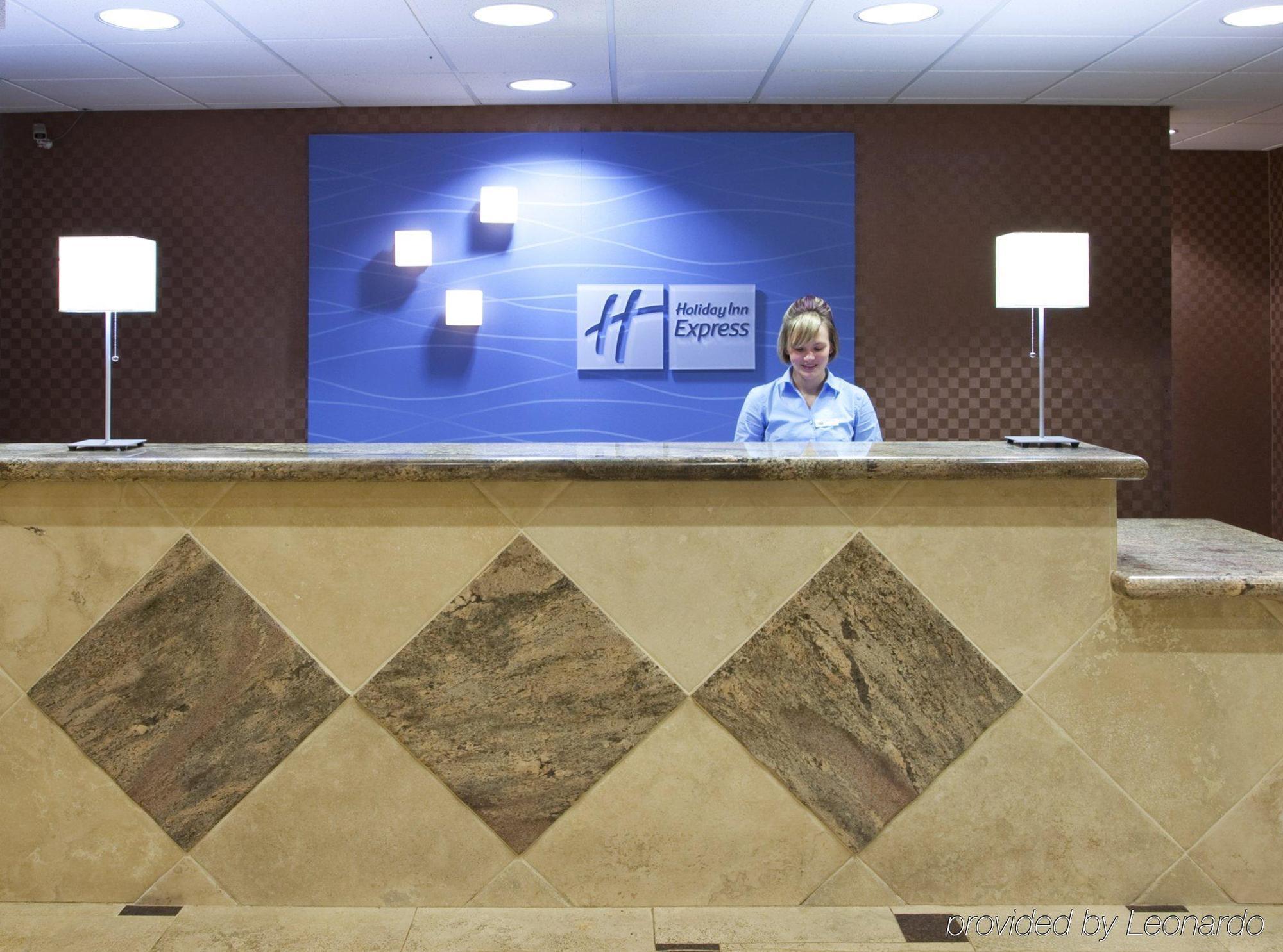 Holiday Inn Express Toledo-Oregon By Ihg Интериор снимка