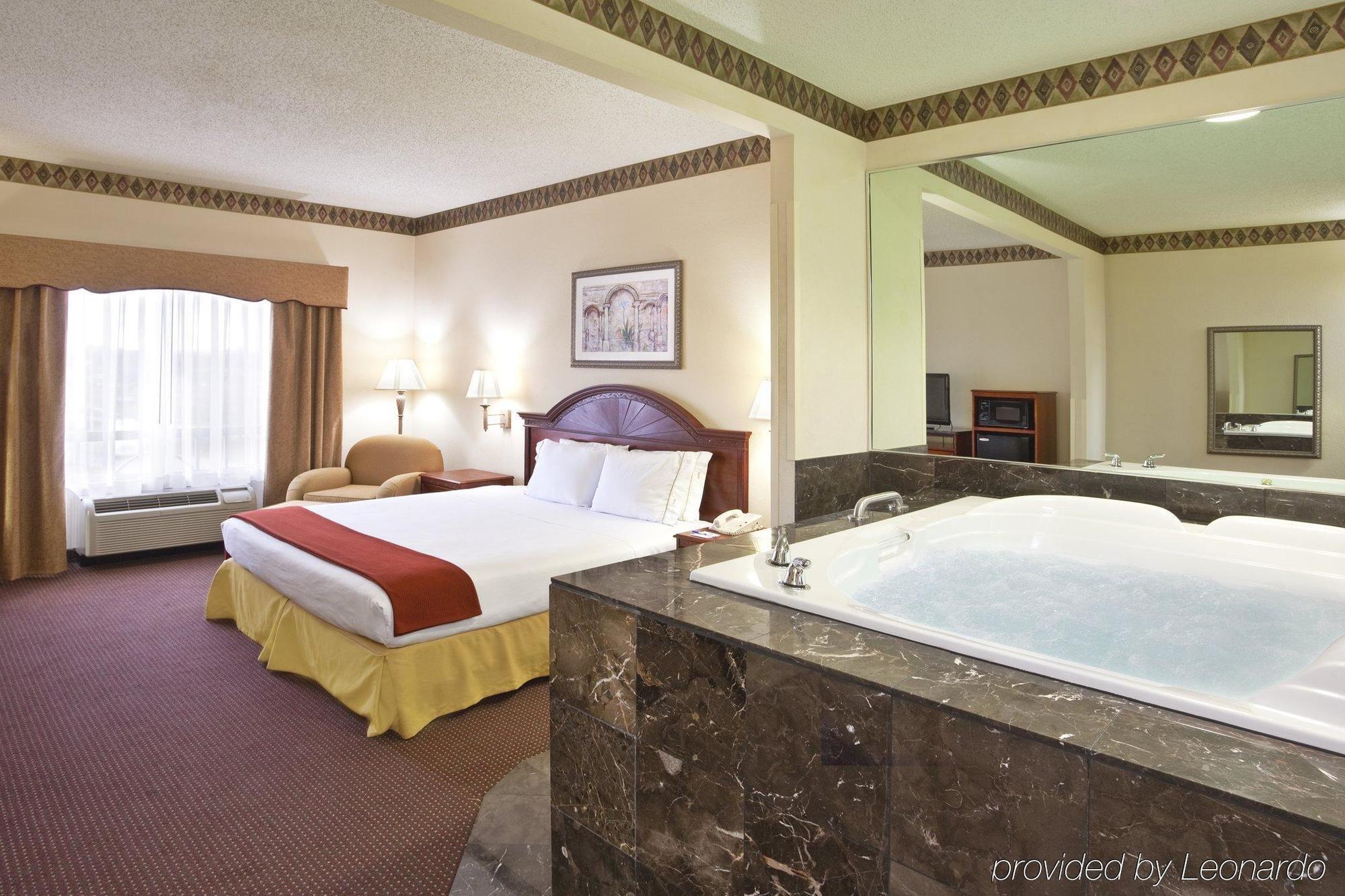 Holiday Inn Express Toledo-Oregon, An Ihg Hotel Екстериор снимка