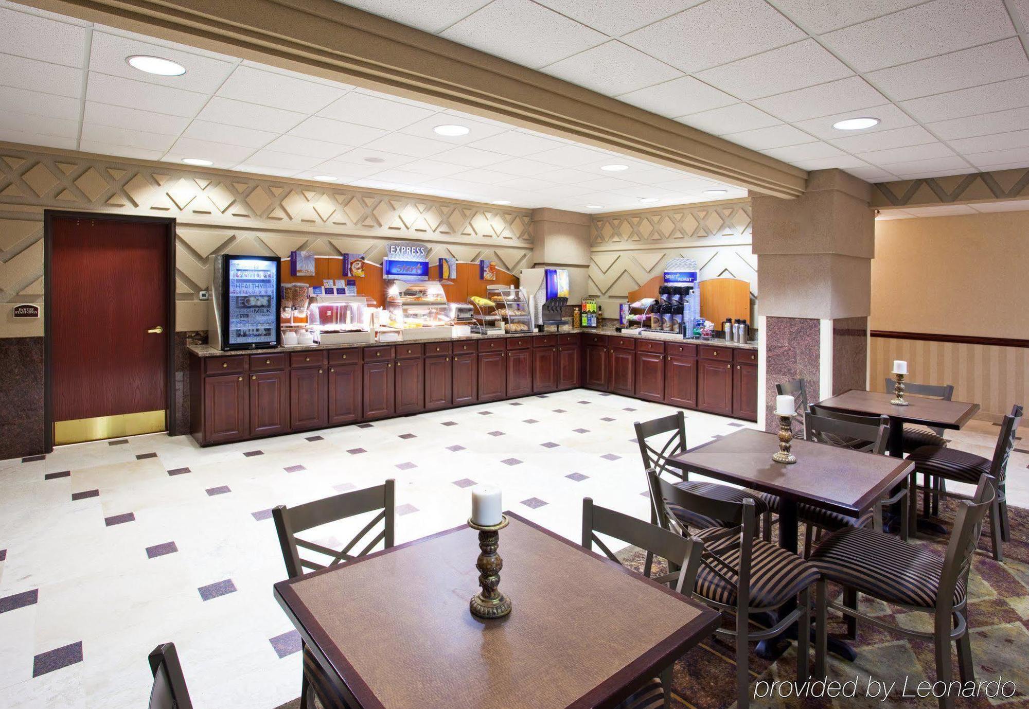 Holiday Inn Express Toledo-Oregon By Ihg Екстериор снимка